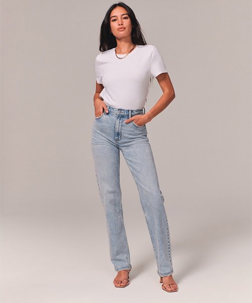 High-rise 90s jeans