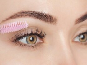 How to grow your eyelashes naturally