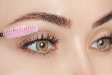 How to grow your eyelashes naturally