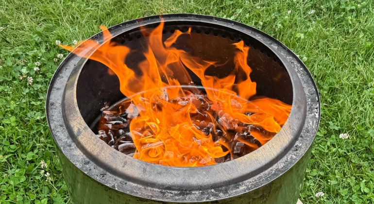 Solo Stove Review : The Fire Pit That Redesigned Outdoor Gathering — With Customer Service That Hasn't Kept Up