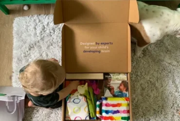 Lovevery Play Kit Review : The Most Thoughtfully Designed Baby Toy Subscription — For Minimalist Parents Who Use It Correctly